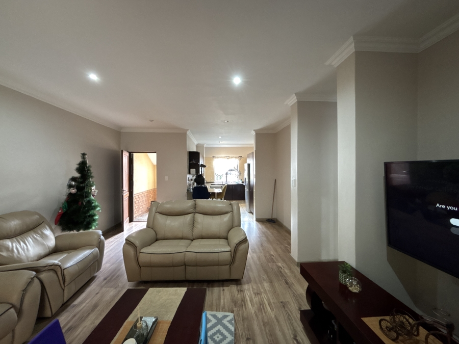 3 Bedroom Property for Sale in Ravenswood Gauteng