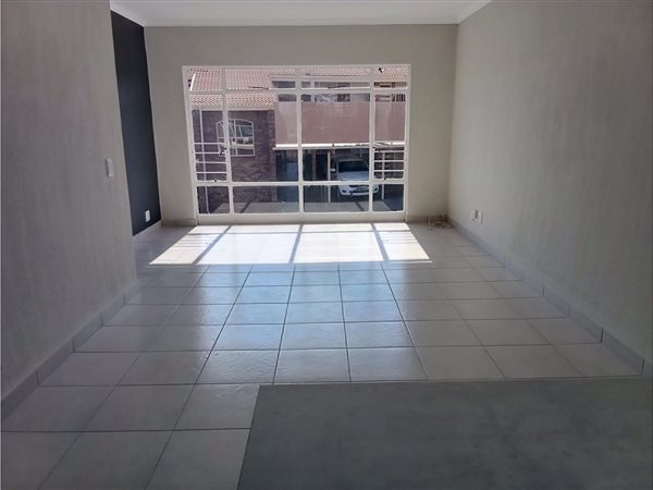 2 Bedroom Property for Sale in Brackendowns Gauteng