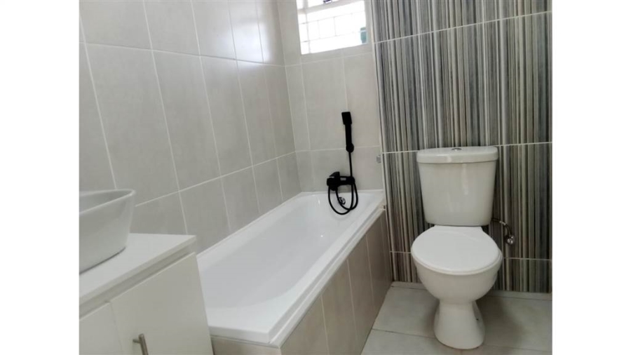 2 Bedroom Property for Sale in Brackendowns Gauteng