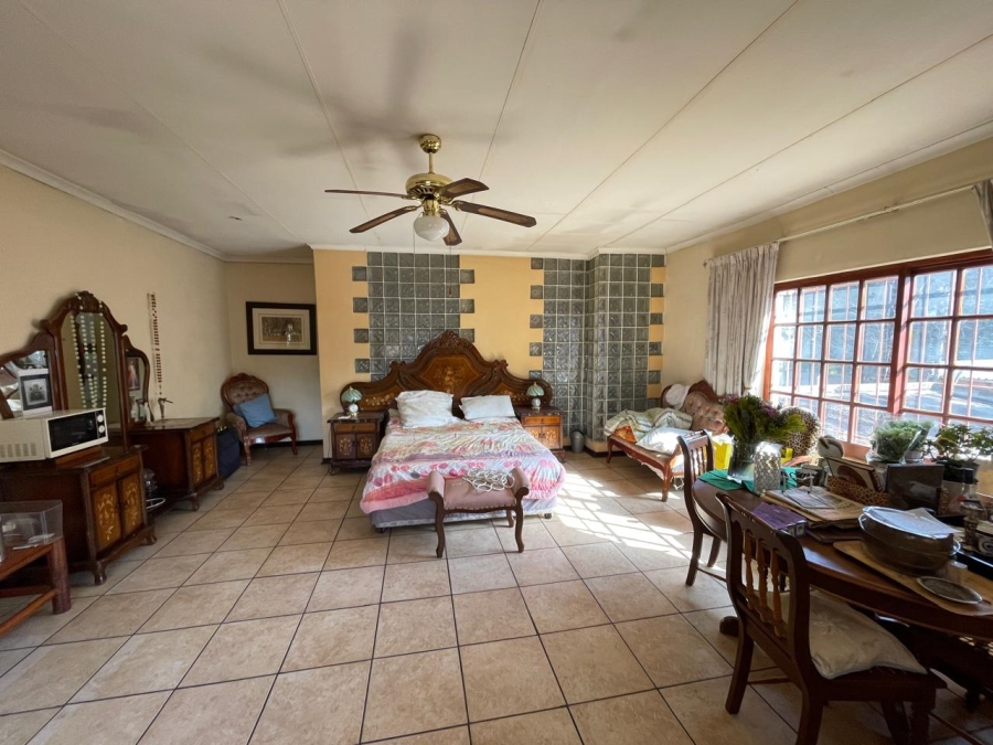 8 Bedroom Property for Sale in Colbyn Gauteng