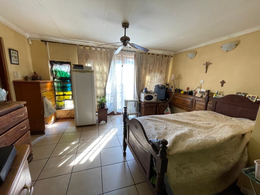 8 Bedroom Property for Sale in Colbyn Gauteng