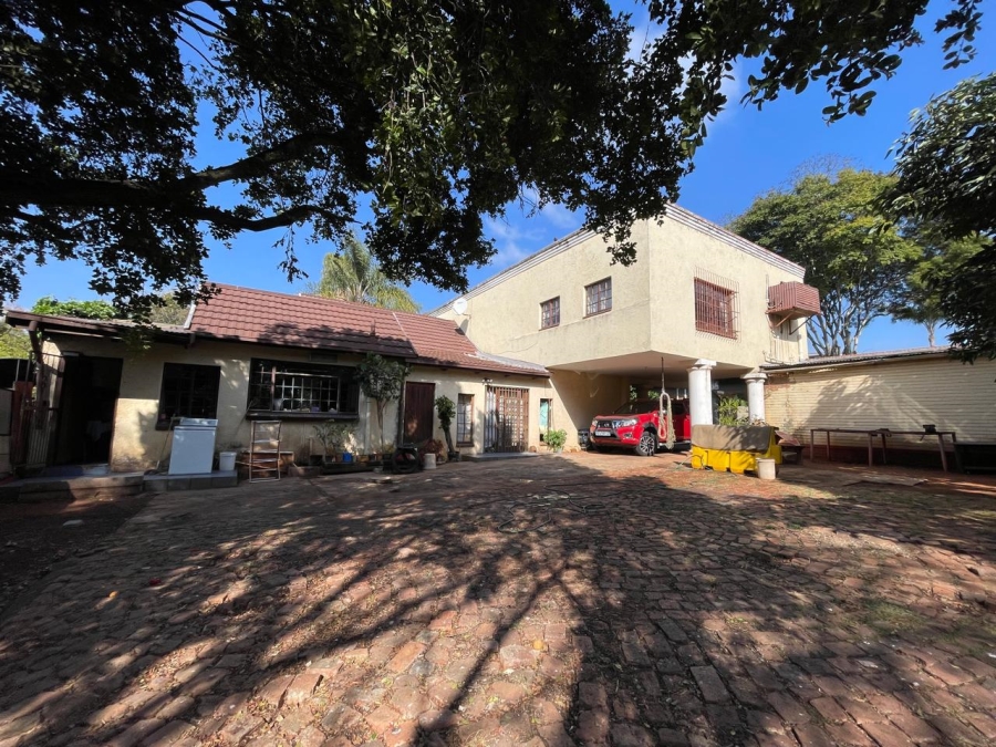 8 Bedroom Property for Sale in Colbyn Gauteng