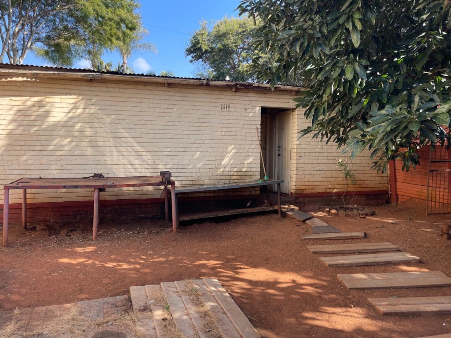 8 Bedroom Property for Sale in Colbyn Gauteng