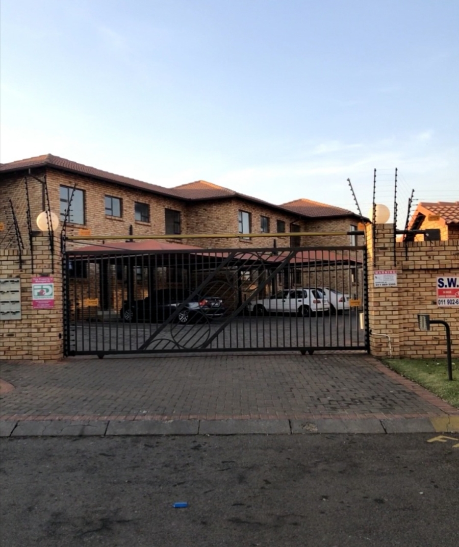 2 Bedroom Property for Sale in Florentia Gauteng