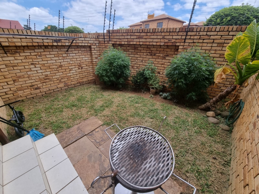 2 Bedroom Property for Sale in Florentia Gauteng