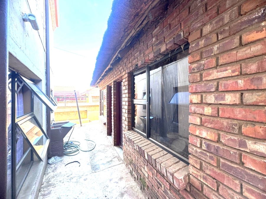 4 Bedroom Property for Sale in Mamelodi East Gauteng
