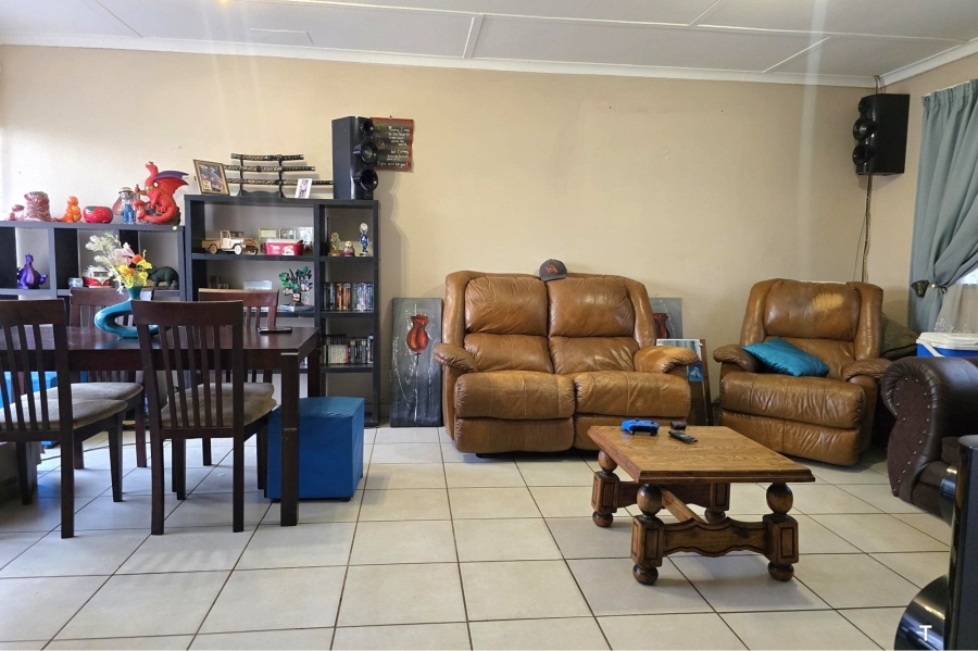 3 Bedroom Property for Sale in Bonaero Park Gauteng