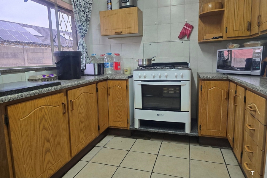 3 Bedroom Property for Sale in Bonaero Park Gauteng