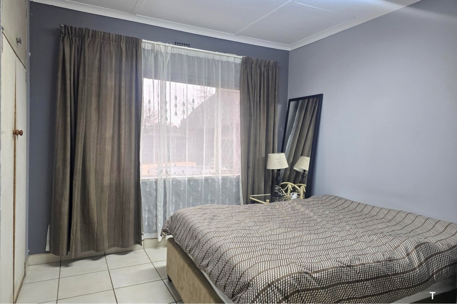 3 Bedroom Property for Sale in Bonaero Park Gauteng
