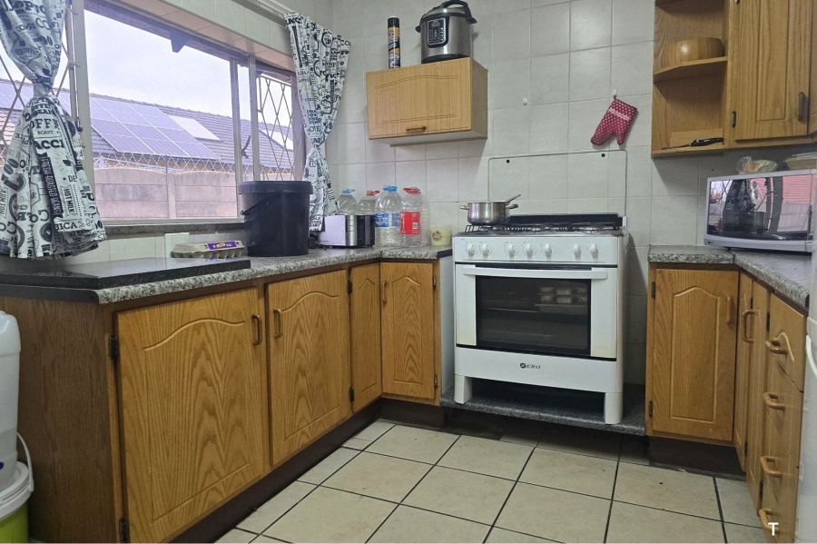 3 Bedroom Property for Sale in Bonaero Park Gauteng
