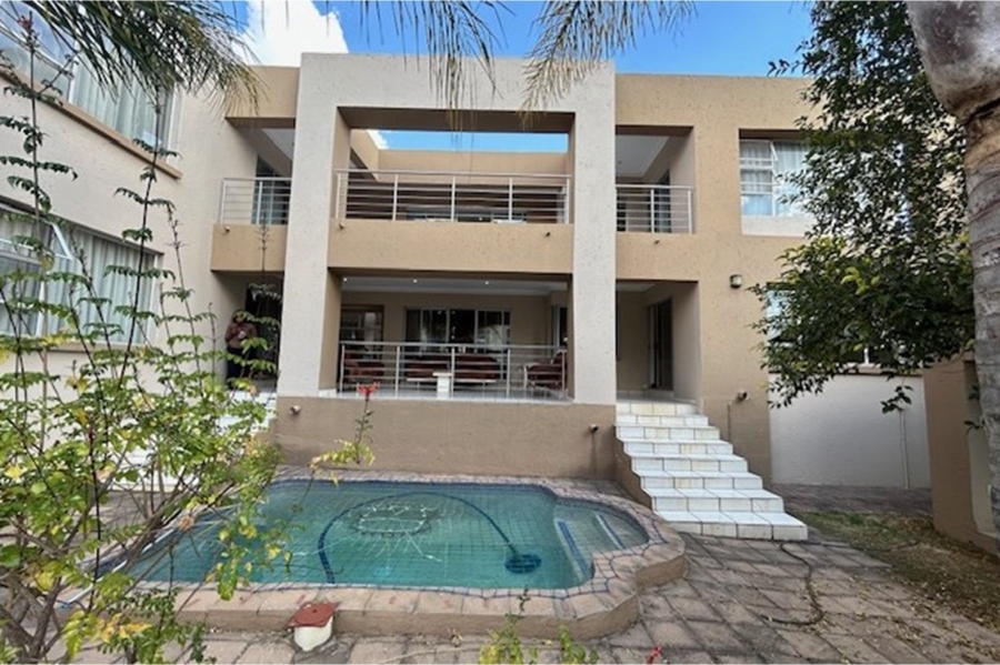 5 Bedroom Property for Sale in Savannah Hills Estate Gauteng