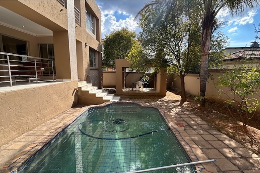 5 Bedroom Property for Sale in Savannah Hills Estate Gauteng
