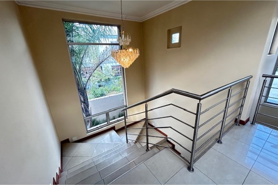 5 Bedroom Property for Sale in Savannah Hills Estate Gauteng