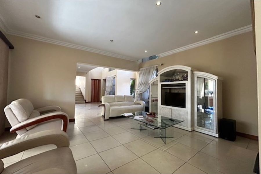 5 Bedroom Property for Sale in Savannah Hills Estate Gauteng