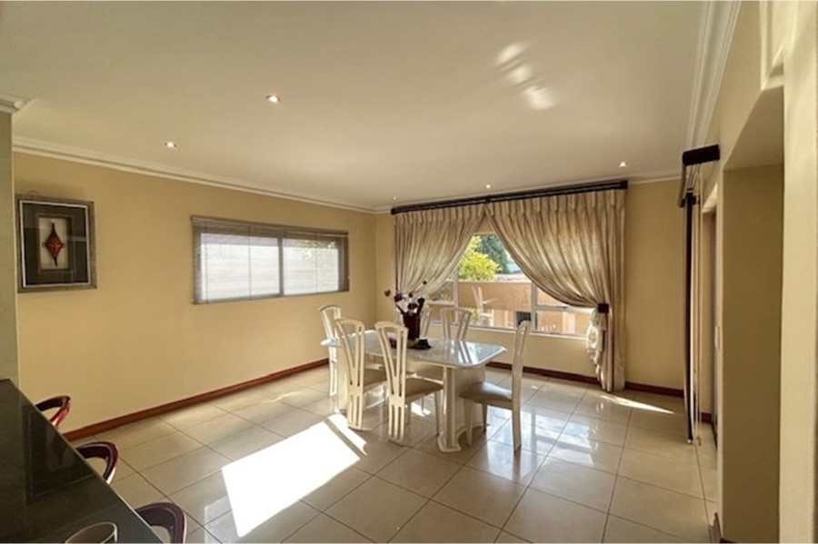 5 Bedroom Property for Sale in Savannah Hills Estate Gauteng