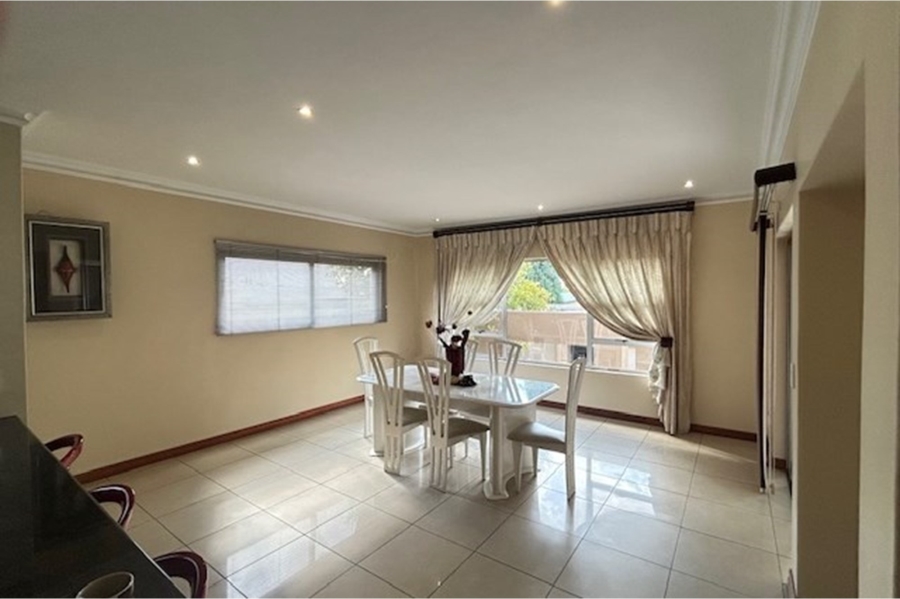 5 Bedroom Property for Sale in Savannah Hills Estate Gauteng