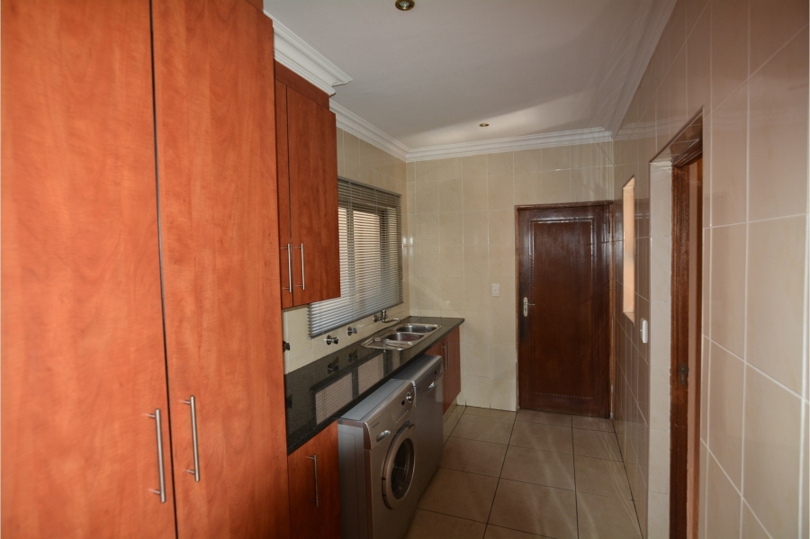 5 Bedroom Property for Sale in Savannah Hills Estate Gauteng