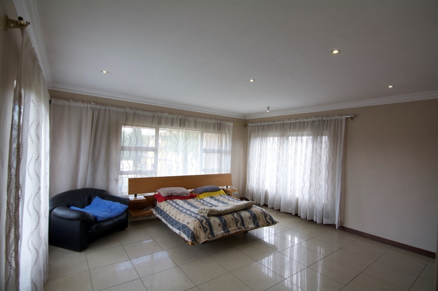 5 Bedroom Property for Sale in Savannah Hills Estate Gauteng
