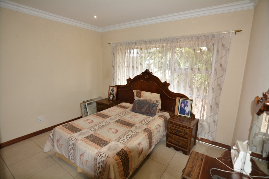 5 Bedroom Property for Sale in Savannah Hills Estate Gauteng