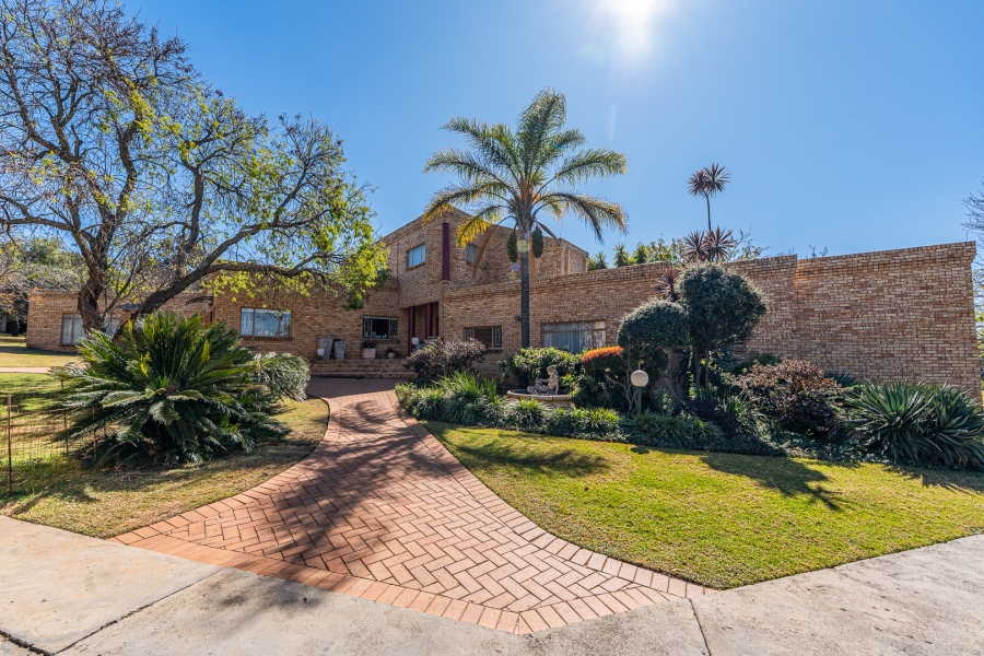 4 Bedroom Property for Sale in Poortview Gauteng