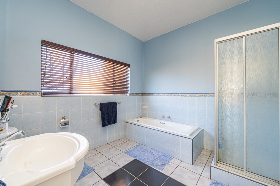 4 Bedroom Property for Sale in Poortview Gauteng