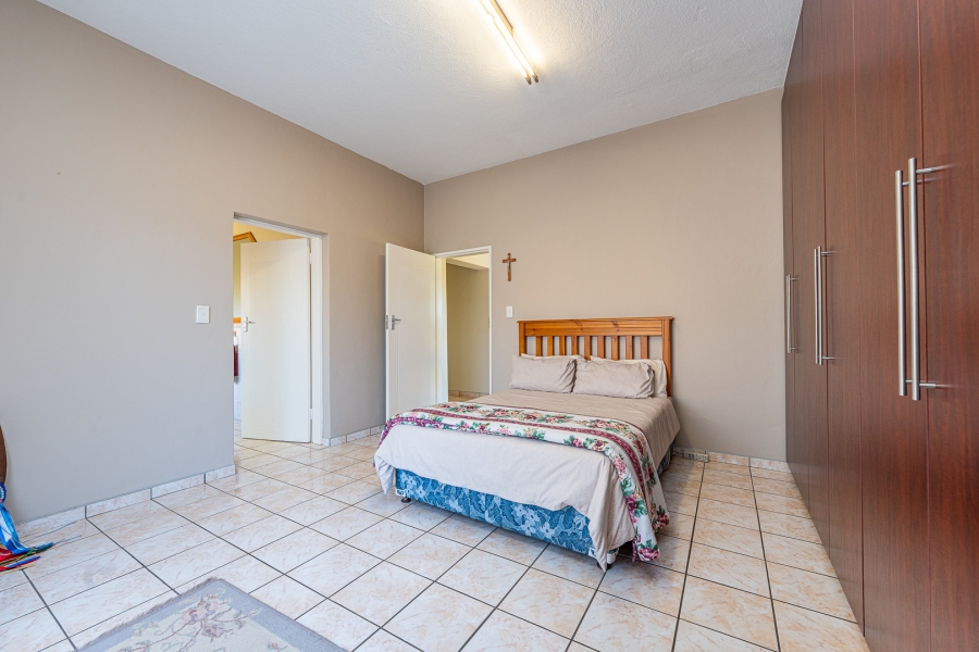 4 Bedroom Property for Sale in Poortview Gauteng