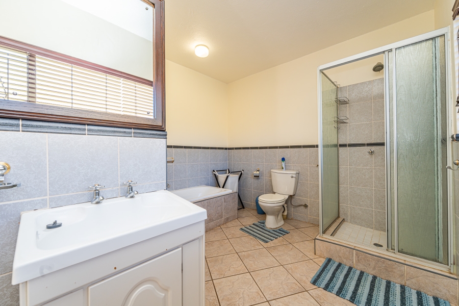 4 Bedroom Property for Sale in Poortview Gauteng