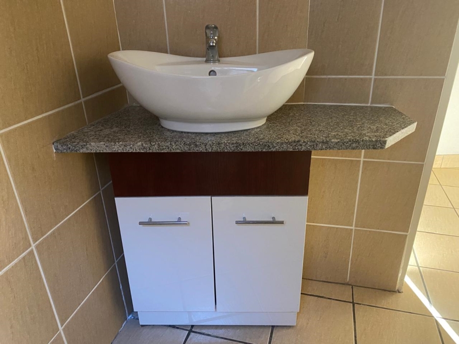 3 Bedroom Property for Sale in Glen Marais Gauteng