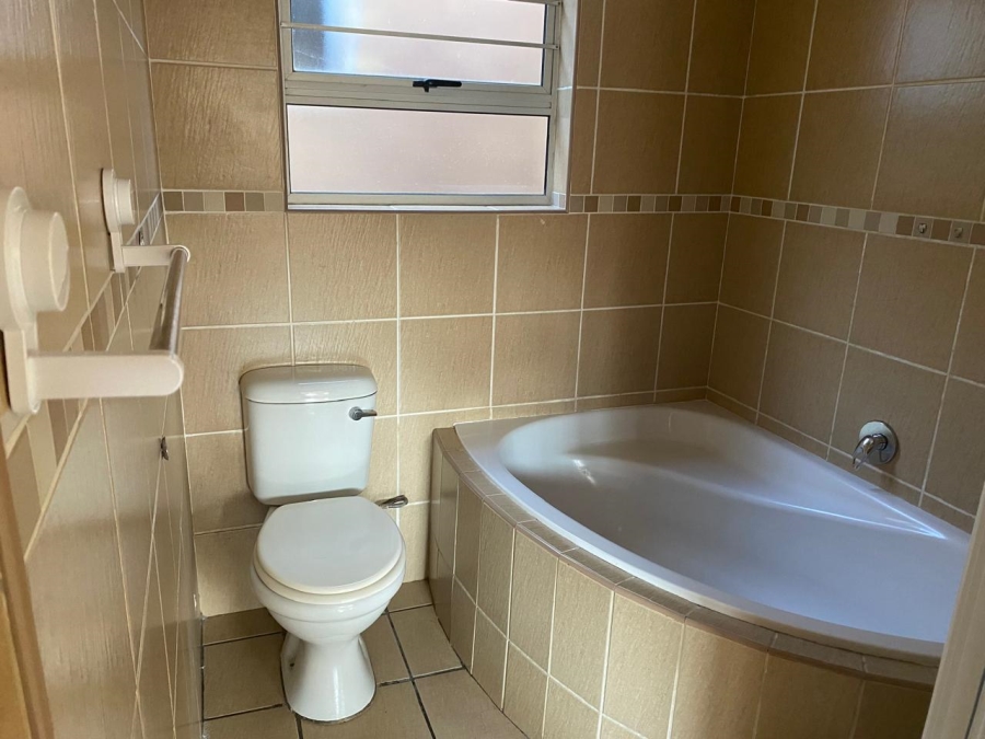 3 Bedroom Property for Sale in Glen Marais Gauteng