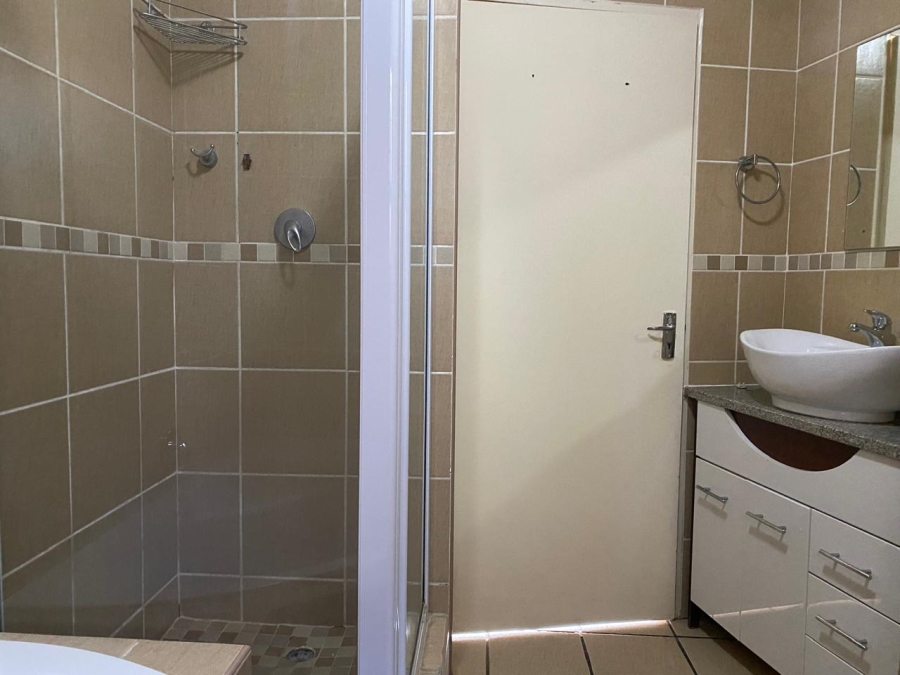 3 Bedroom Property for Sale in Glen Marais Gauteng