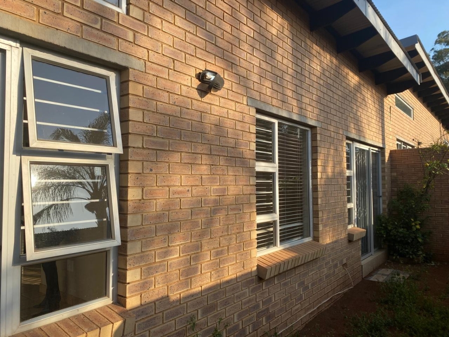 3 Bedroom Property for Sale in Glen Marais Gauteng