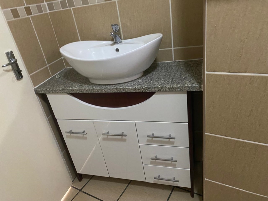 3 Bedroom Property for Sale in Glen Marais Gauteng