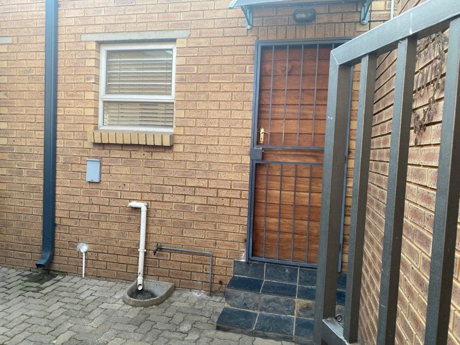 3 Bedroom Property for Sale in Glen Marais Gauteng