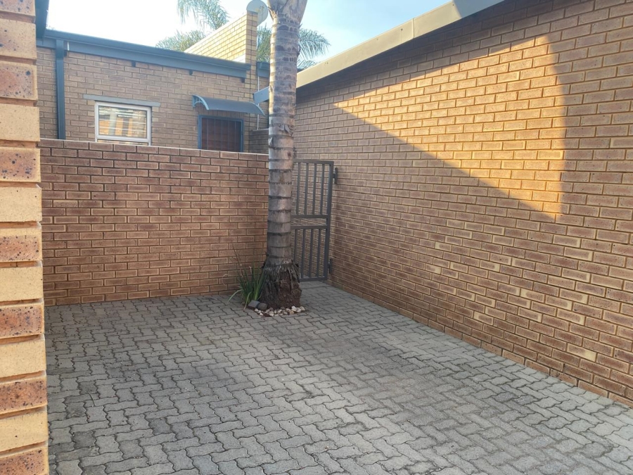 3 Bedroom Property for Sale in Glen Marais Gauteng
