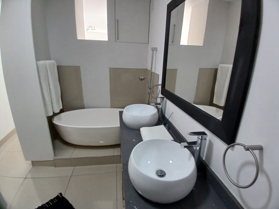 2 Bedroom Property for Sale in Sandhurst Gauteng