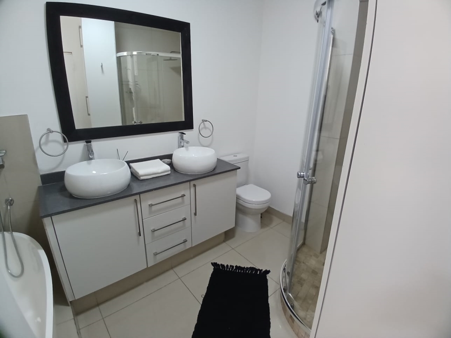 2 Bedroom Property for Sale in Sandhurst Gauteng