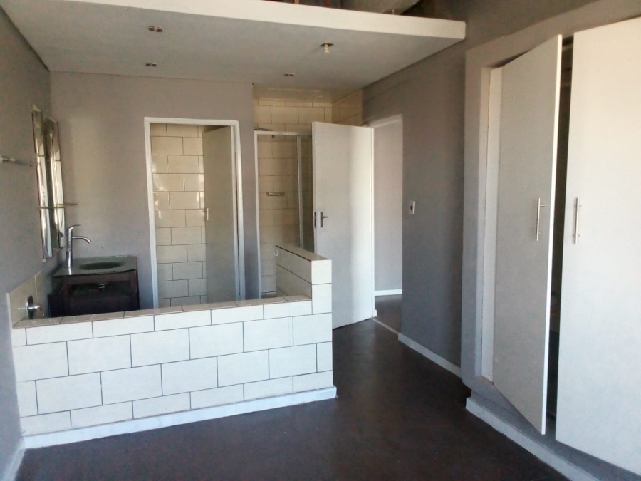 2 Bedroom Property for Sale in Braamfontein Gauteng