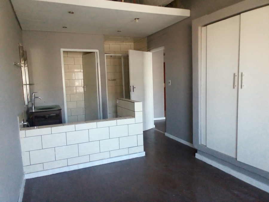 2 Bedroom Property for Sale in Braamfontein Gauteng