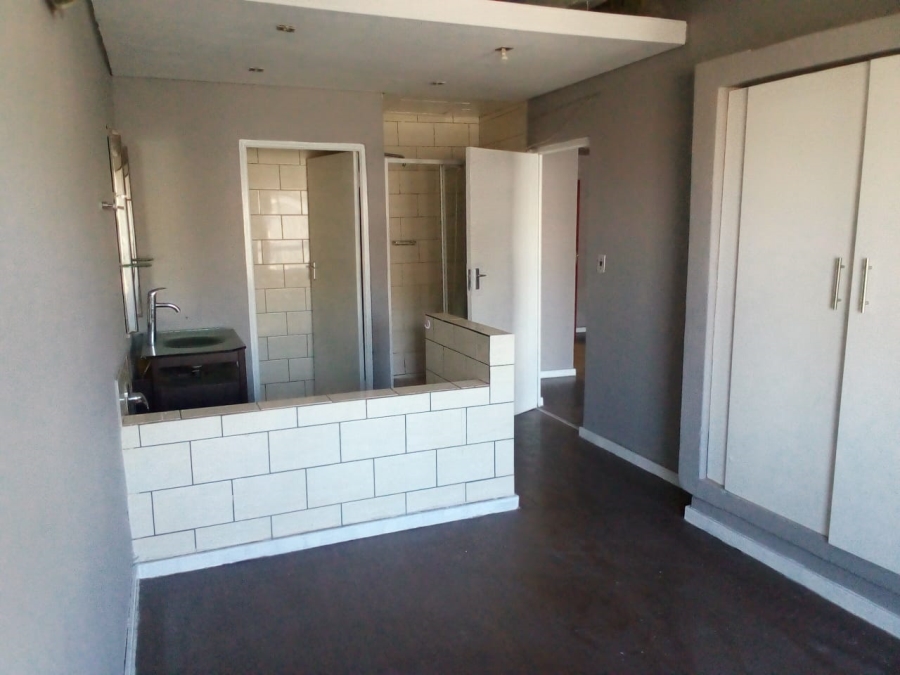 2 Bedroom Property for Sale in Braamfontein Gauteng