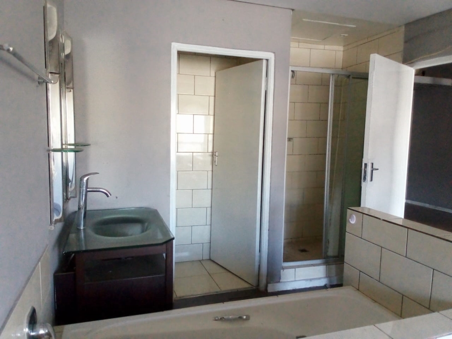 2 Bedroom Property for Sale in Braamfontein Gauteng