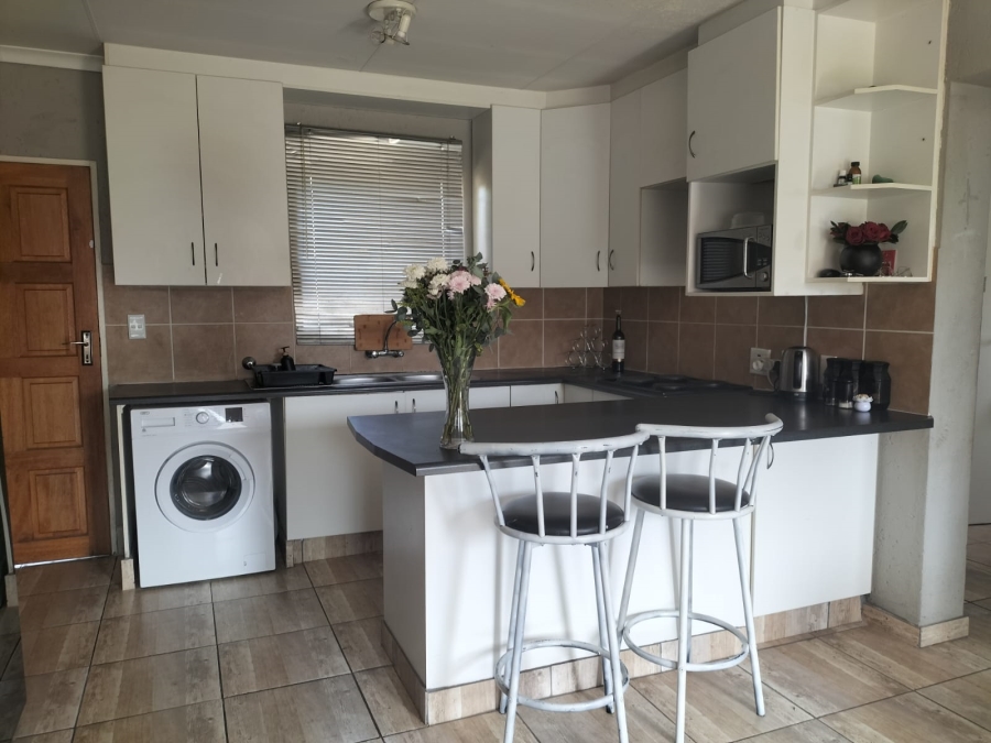 To Let 2 Bedroom Property for Rent in Arundo Estate Gauteng