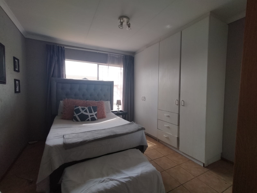 To Let 2 Bedroom Property for Rent in Arundo Estate Gauteng