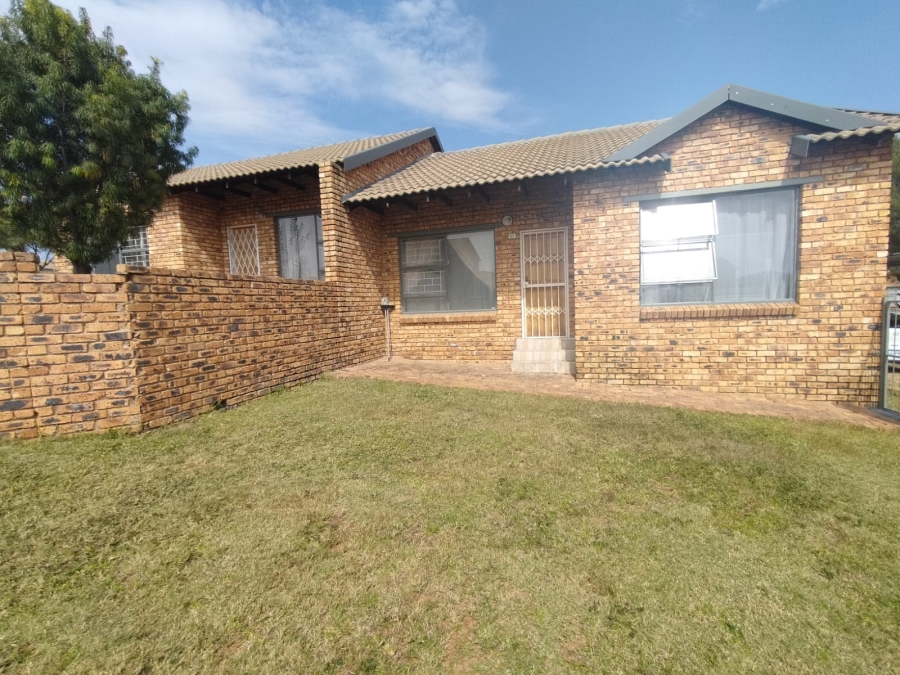 To Let 2 Bedroom Property for Rent in Arundo Estate Gauteng