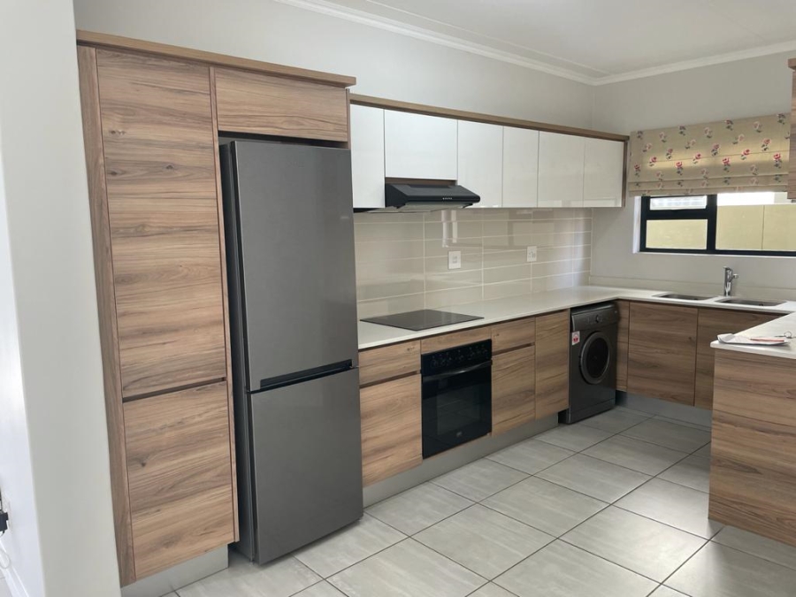 To Let 3 Bedroom Property for Rent in Waterfall Gauteng