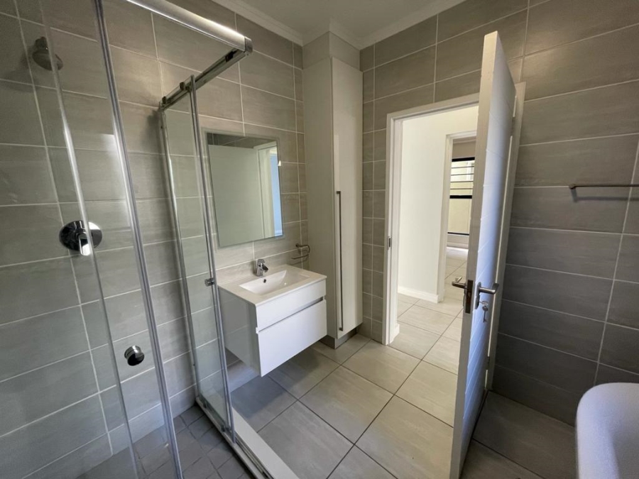 To Let 3 Bedroom Property for Rent in Waterfall Gauteng