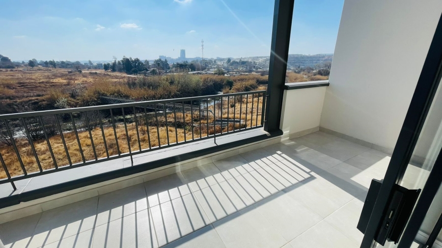 To Let 1 Bedroom Property for Rent in Waterfall Gauteng