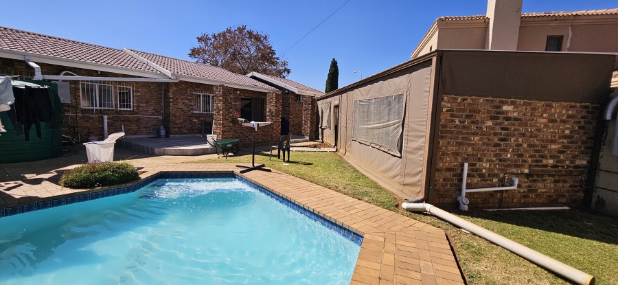 3 Bedroom Property for Sale in Risiville Gauteng