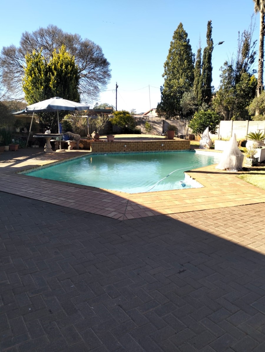 3 Bedroom Property for Sale in Bonanne Gauteng