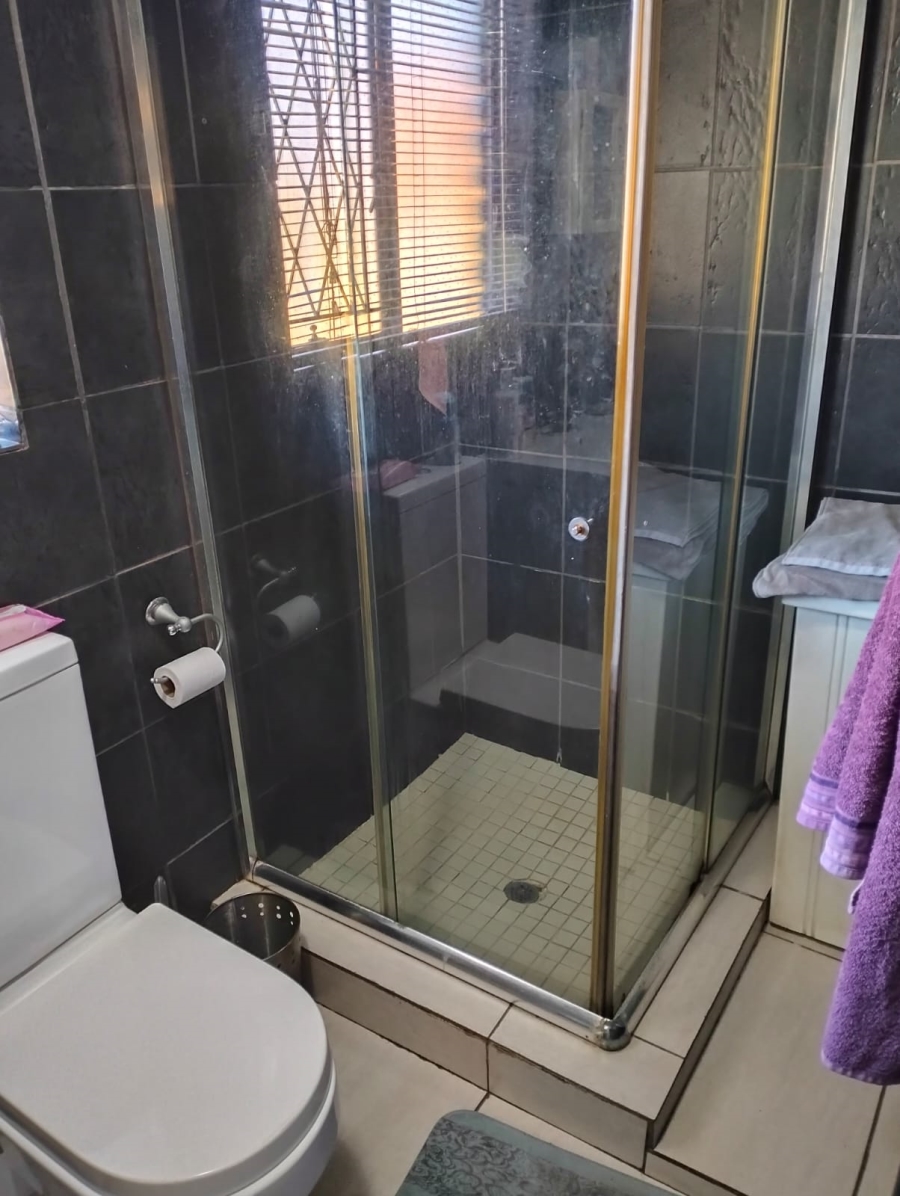3 Bedroom Property for Sale in Bonanne Gauteng