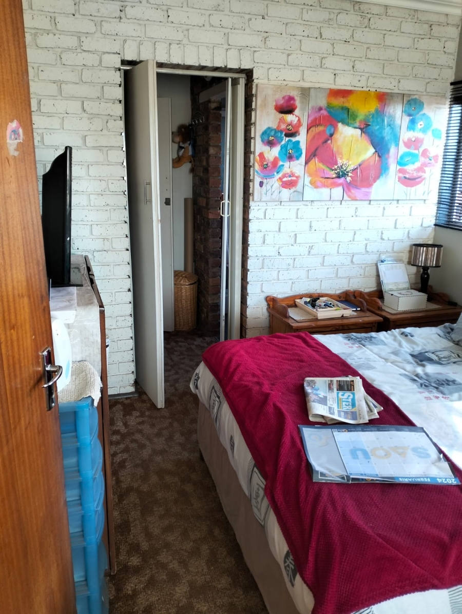 3 Bedroom Property for Sale in Bonanne Gauteng